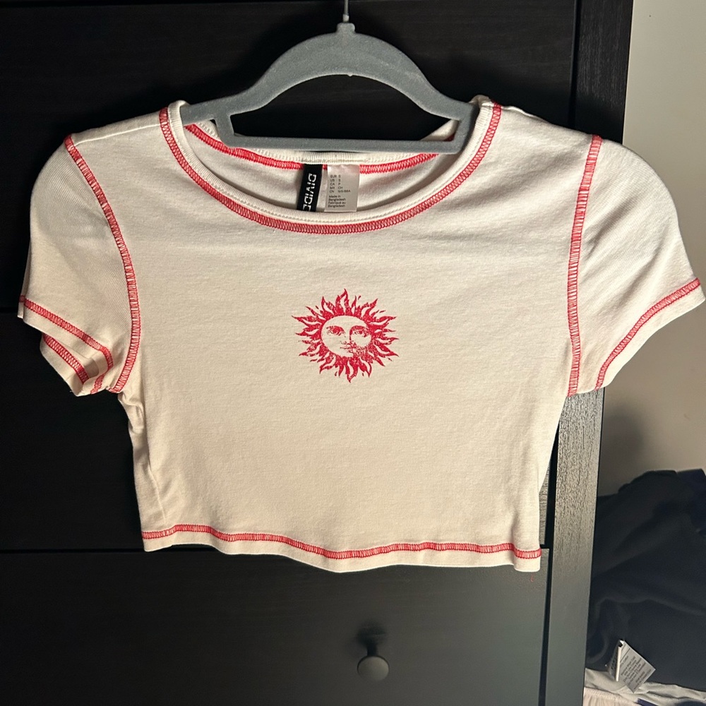 H&M cropped t-shirt.